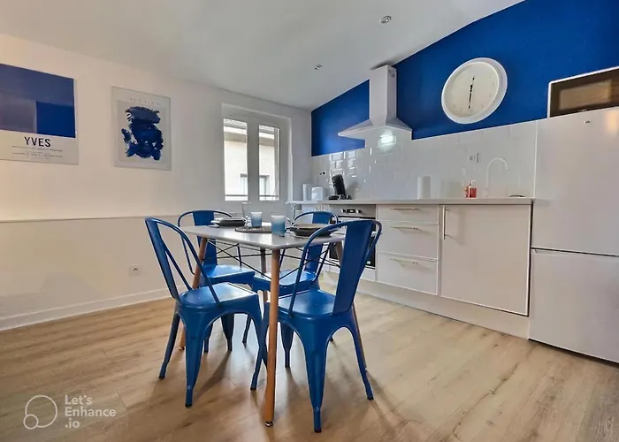 Le Bleuet Au Coeur De アパート *